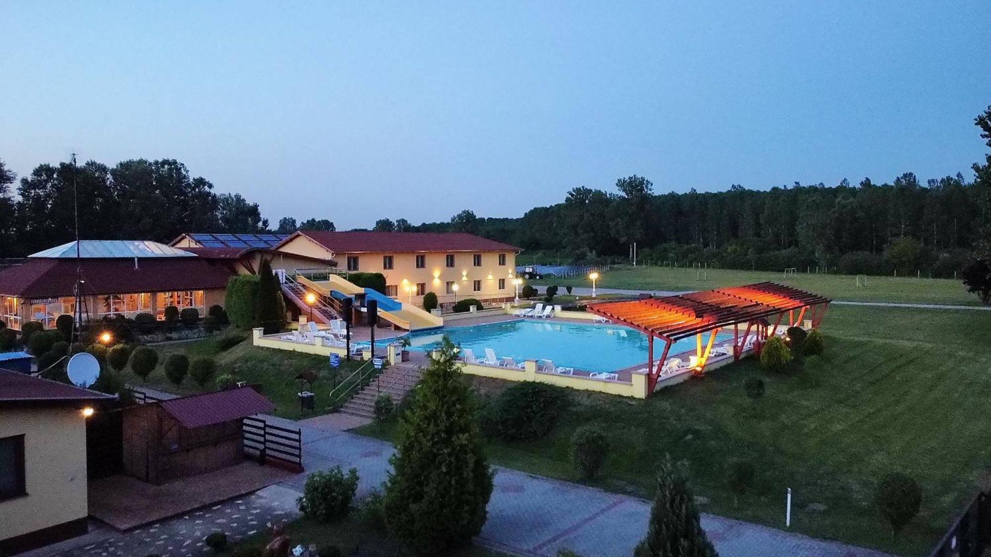 Ligetalja Termal Hotel Peneszlek 外观 照片
