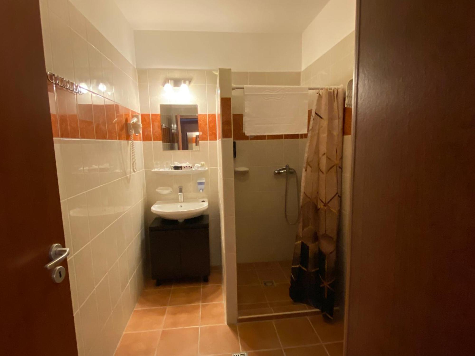 Ligetalja Termal Hotel Peneszlek 外观 照片