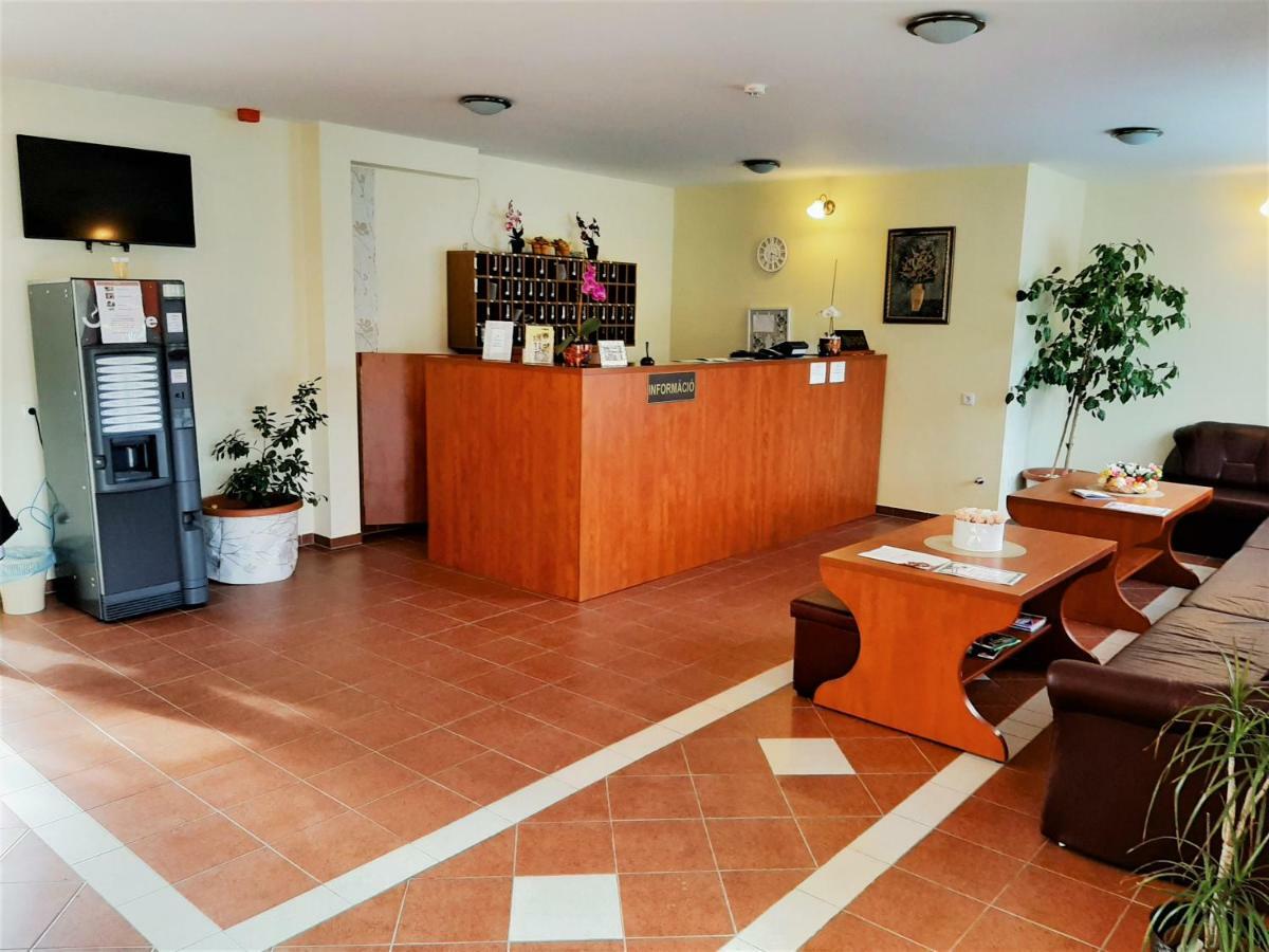 Ligetalja Termal Hotel Peneszlek 外观 照片